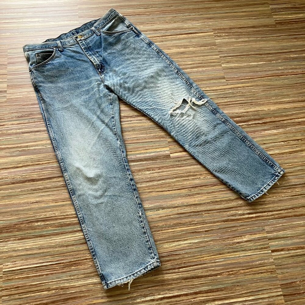 Wrangler Denim Jeans Light Wash Vintage Distressed Ripped Knee Frayed Hem 36x30